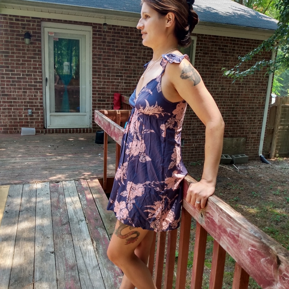 Roxy purple and pink sundress with flutter sleeves.